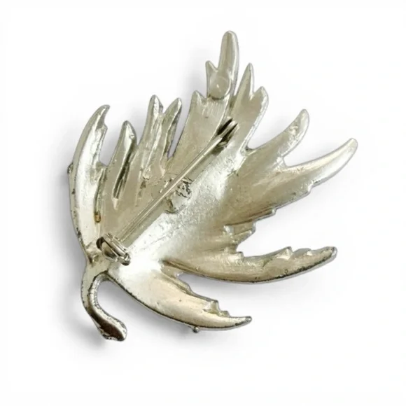 Vintage Mid‑Century Silver‑Tone Leaf Brooch – Sculptural & Weighted - Picture 10 of 13